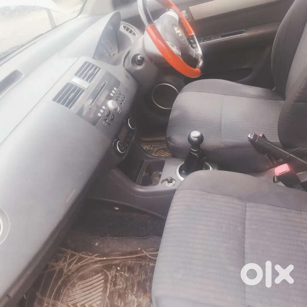 Maruti Suzuki Swift 2011 Petrol 79800 Km Driven