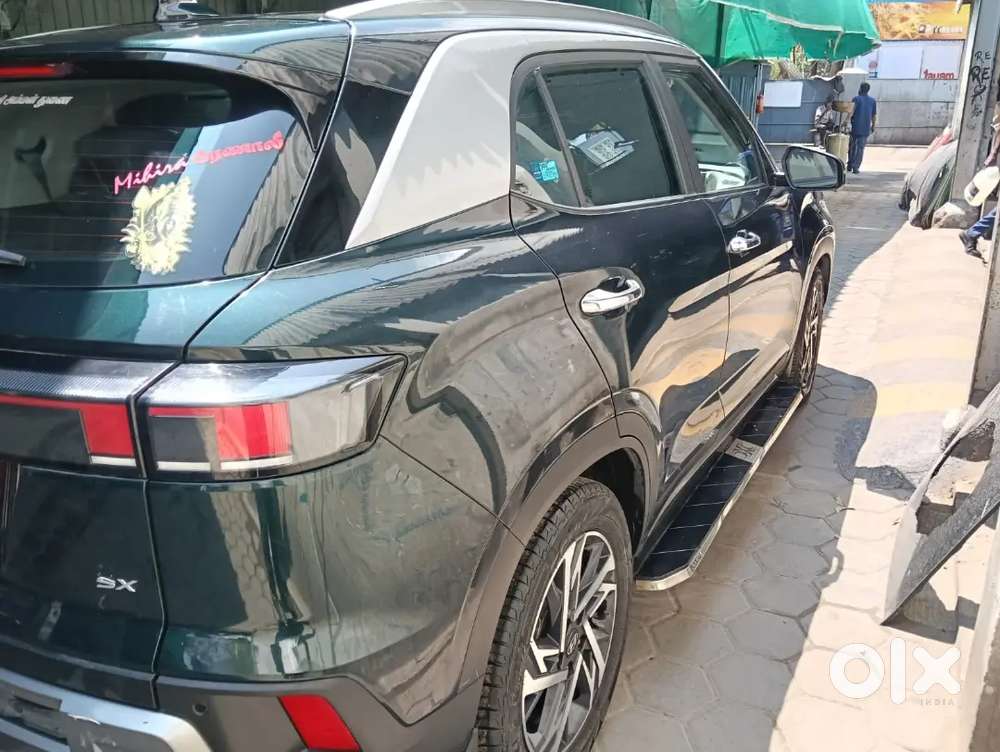 Hyundai Creta 2024 August Petrol 40000 Km Driven Dark Green Colour