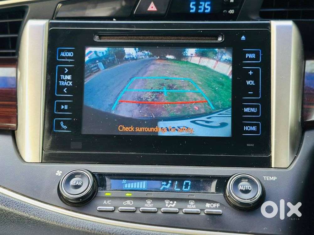 Toyota Innova Crysta 2.4 V, 2016, Diesel