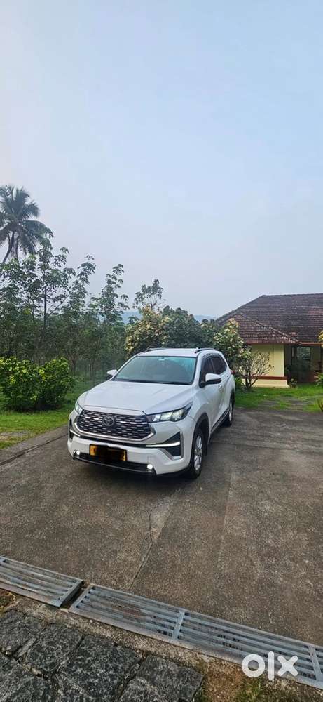 Toyota Innova Hycross 2024 Excellent Condition Immediate Sale