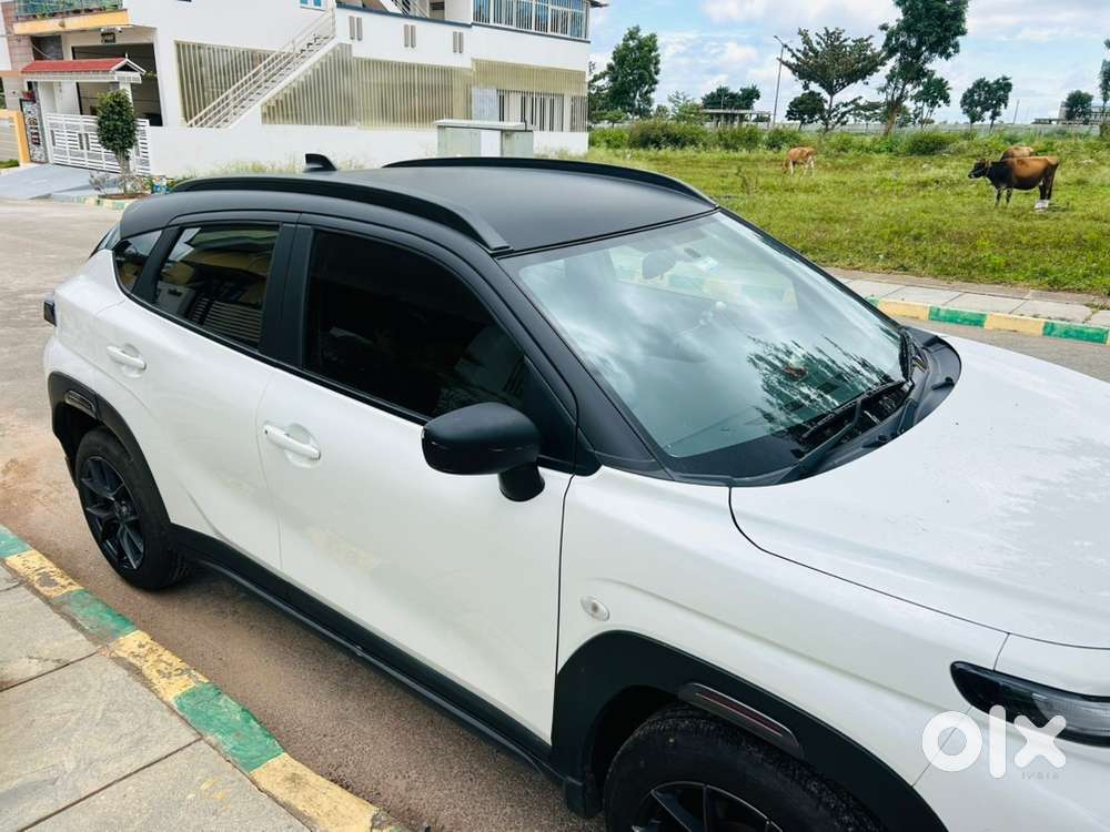 Maruti Suzuki Fronx Petrol 2024