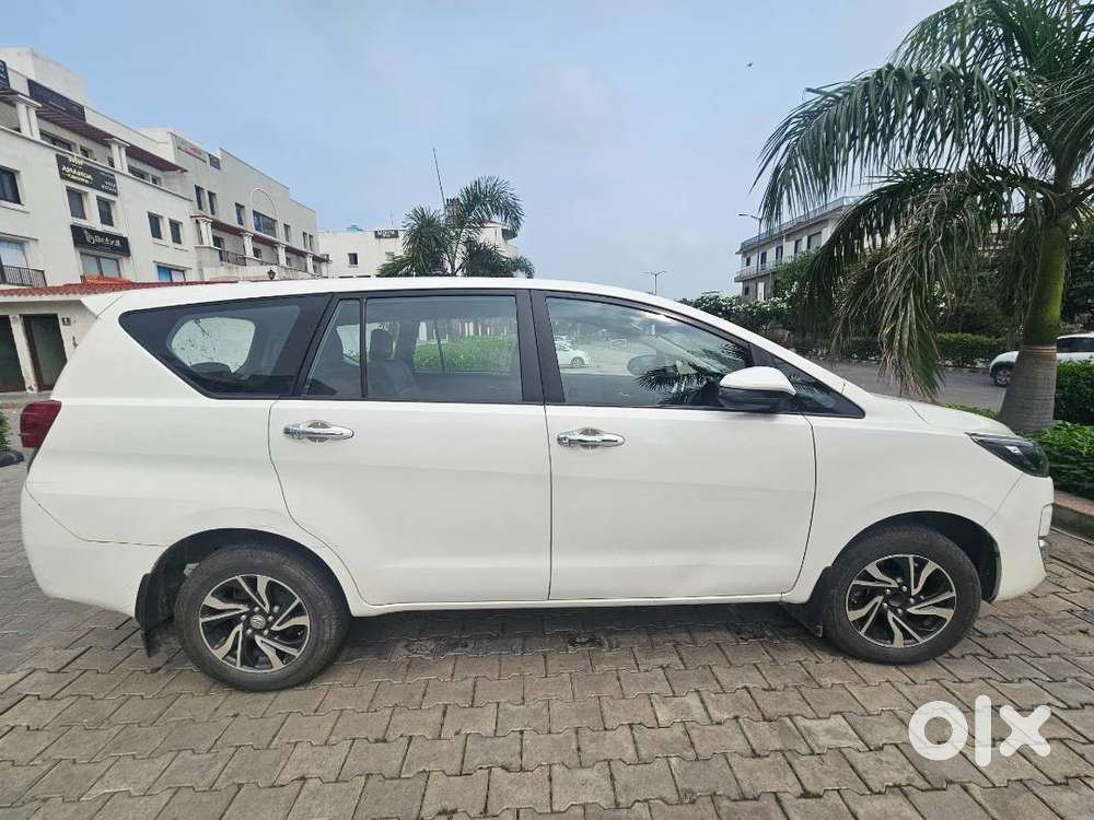 2024 Toyota Innova Crysta (gx, Mt) Diesel  Manual 80,000 Km