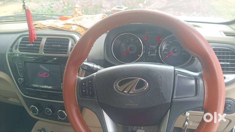 One Hand Car Fist Owner