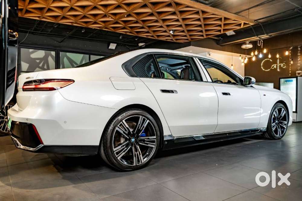 Bmw I7 Xdrive60, 2025, Electric