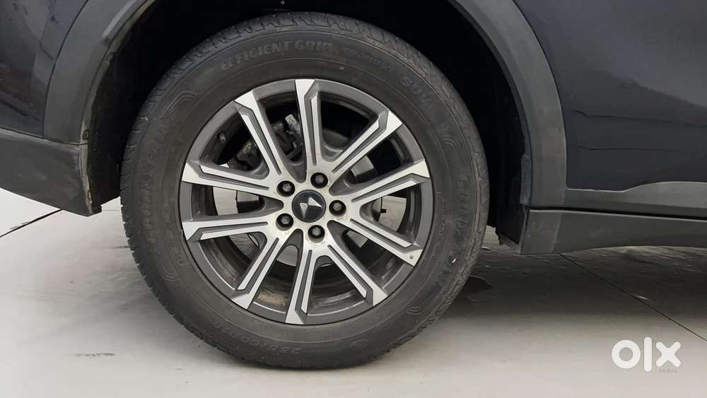 Mahindra Xuv700 2.2 Ax 7 Diesel At Luxury Pack Str, 2024, Diesel