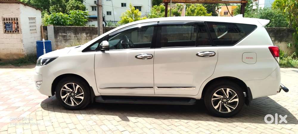 Toyota Innova Crysta 2.4 G Plus Mt 8 Str, 2025, Diesel