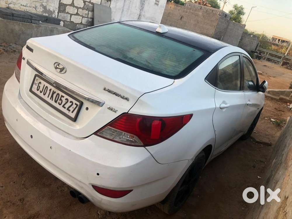 Hyundai Verna 2012