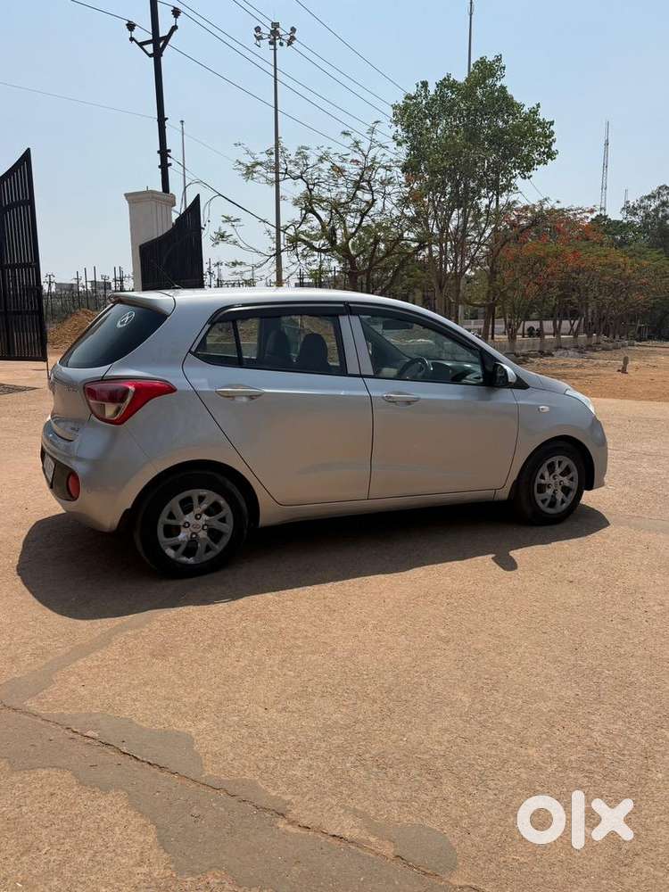 Hyundai Grand I10 2017 Petrol Well Maintained