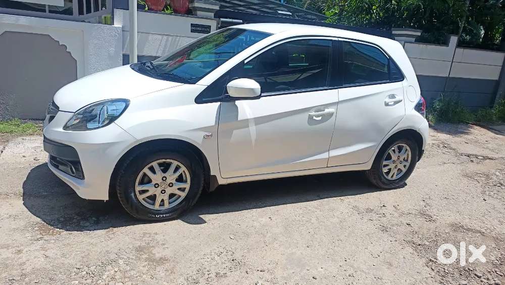Honda Brio Vx Mt 2011 / November Model