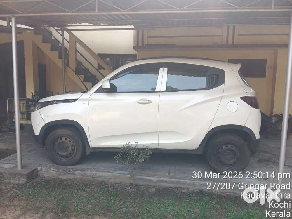 Mahindra Kuv 100