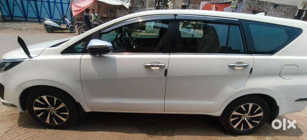 Toyota Innova Crysta 2022