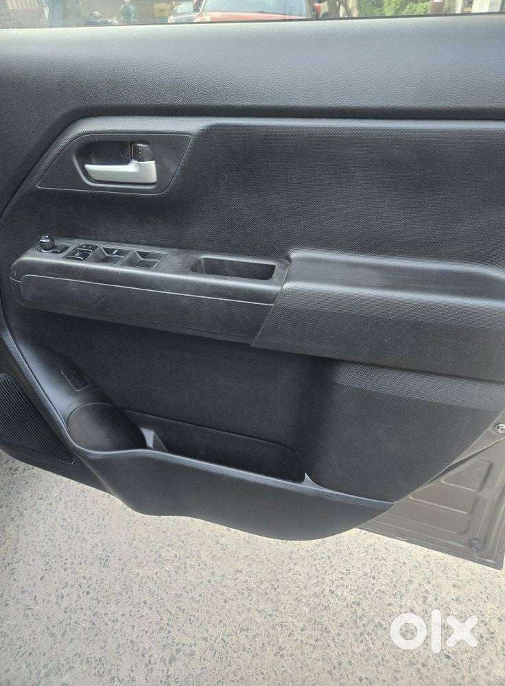 Maruti Suzuki Wagon R Zxi Amt 1.2, 2019, Petrol