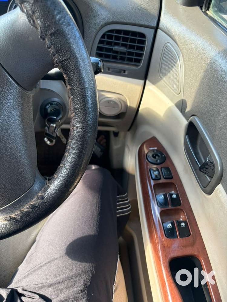 Hyundai Verna Petrol 2011