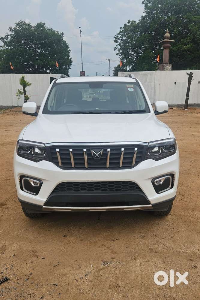 Mahindra Scorpio-n 2.0 Z8 L Petrol At 7 Str, 2025