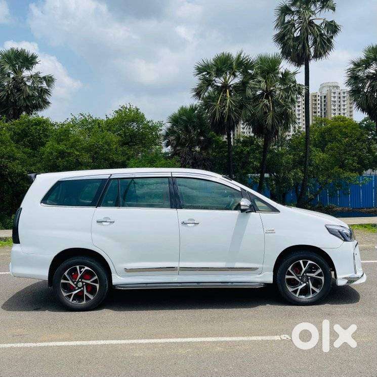 Toyota Innova 2.5 Vx 7 Seater Bs Iv, 2014, Diesel