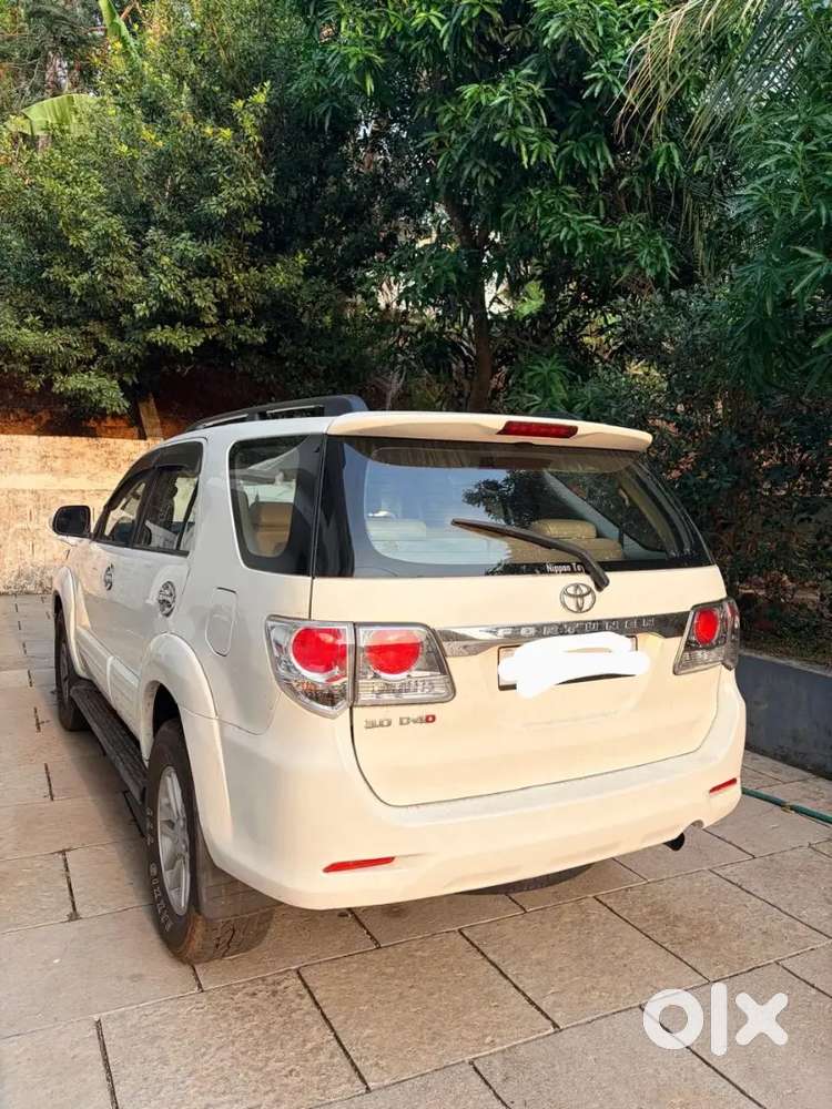 Toyota Fortuner 2012 4x2 Automatic
