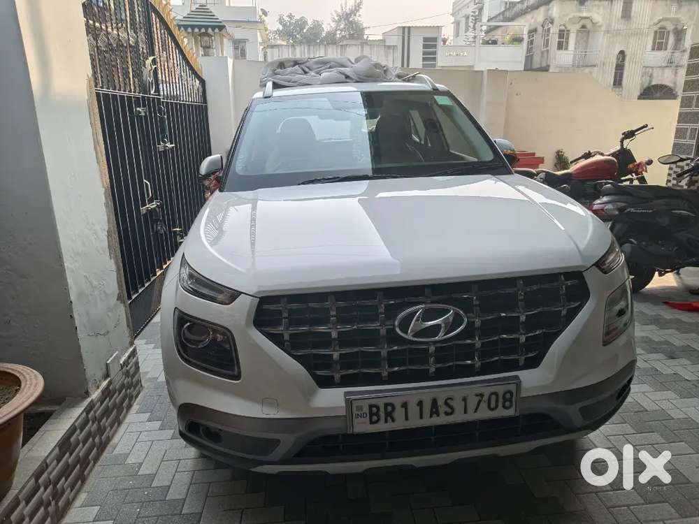 Hyundai Venue 2020 Petrol Well Maintained,