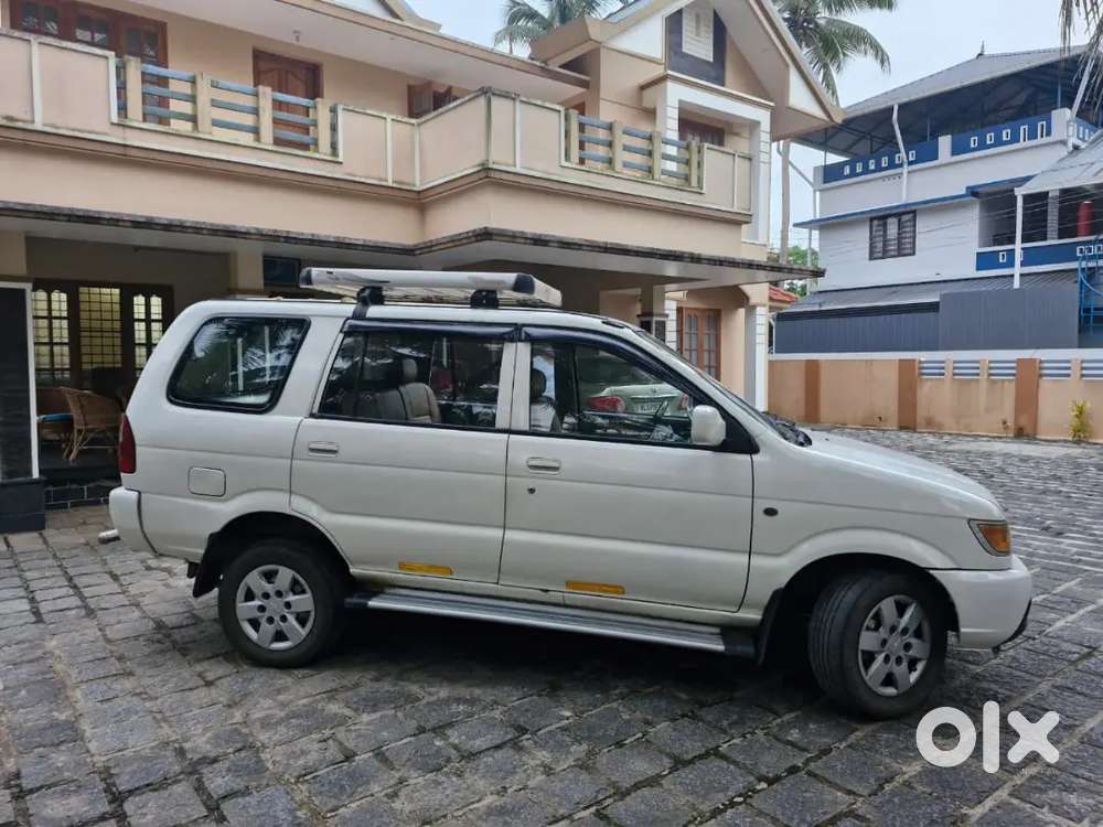 Chevrolet Tavera Neo 2015