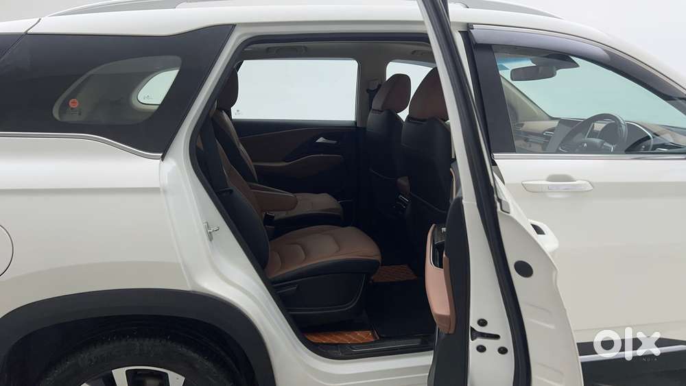 Mg Hector Plus Savvy Pro 1.5 Turbo Petrol Cvt 6 Str, 2023, Petrol