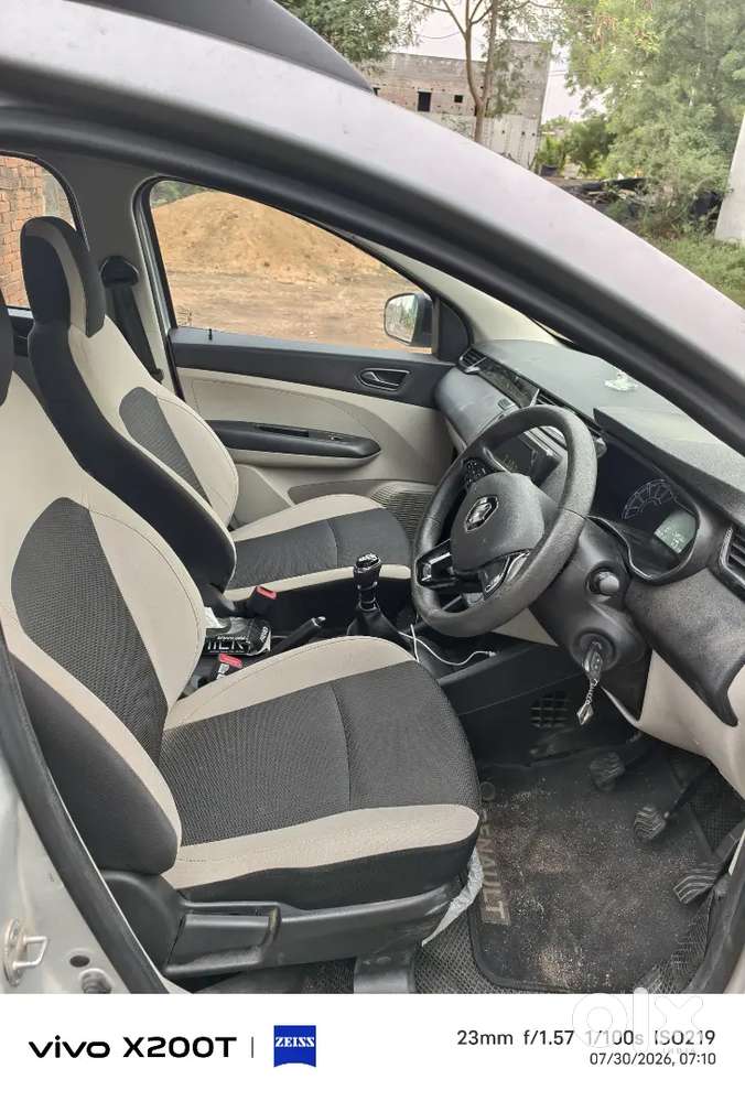 Renault Triber 1.0 Rxt 2023 Model