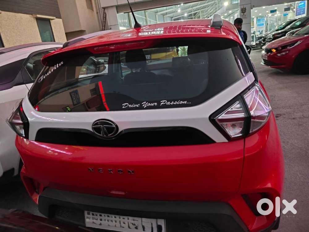 Red Nexon Amt, Sunroof, 10' Screen, Dash Camera
