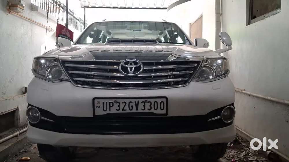 ***urgent*** Toyota Fortuner 2016 Diesel Manual