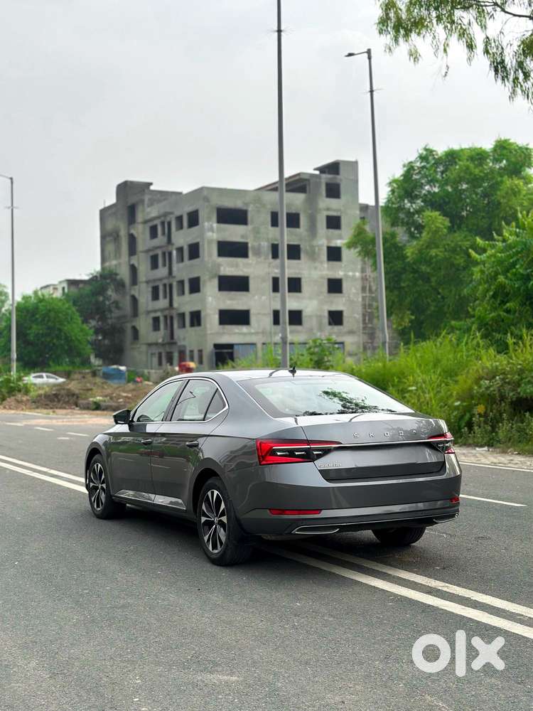 Skoda Superb 2.0 Tsi At L&k, 2022, Petrol