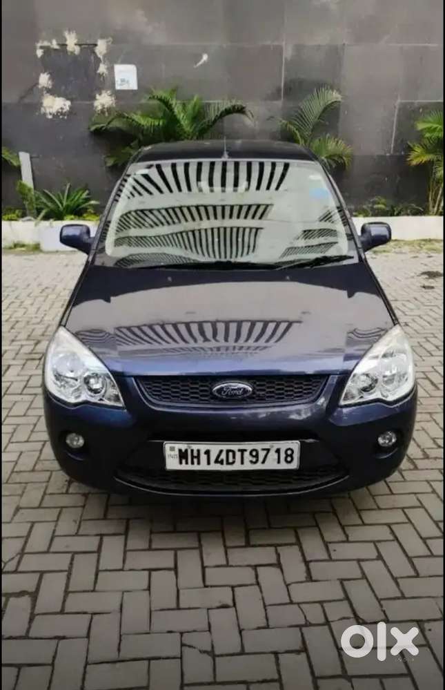 Ford Classic Titanium 2013 Car