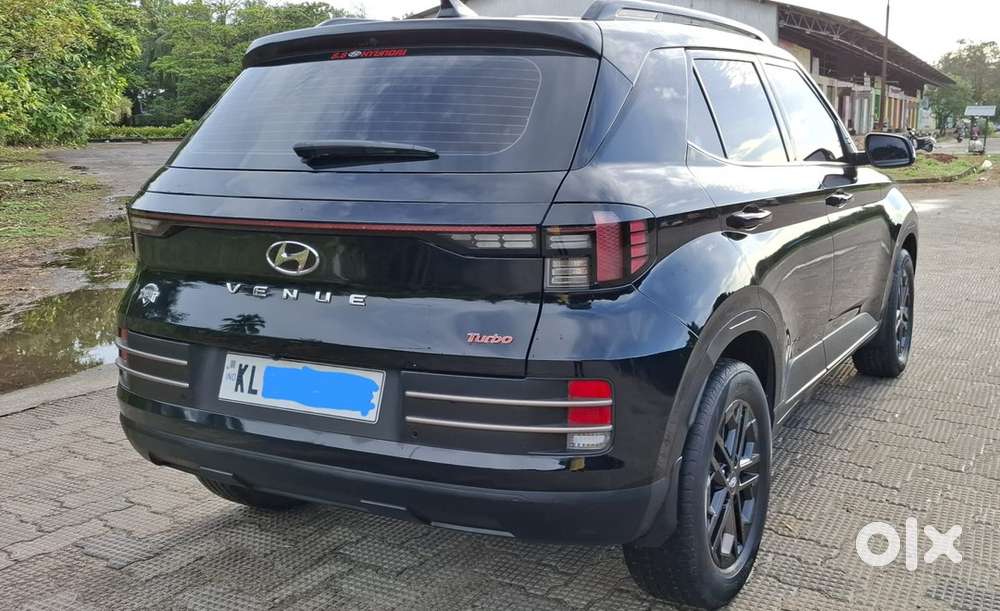 Hyundai Venue Petrol Manual 2024