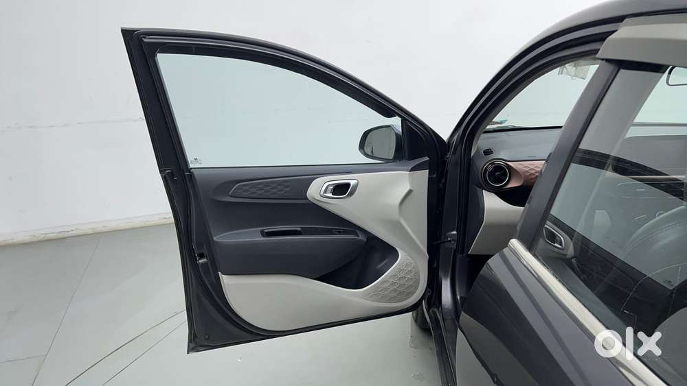 Hyundai Aura 1.2 Sx Cng, 2023, Cng & Hybrids