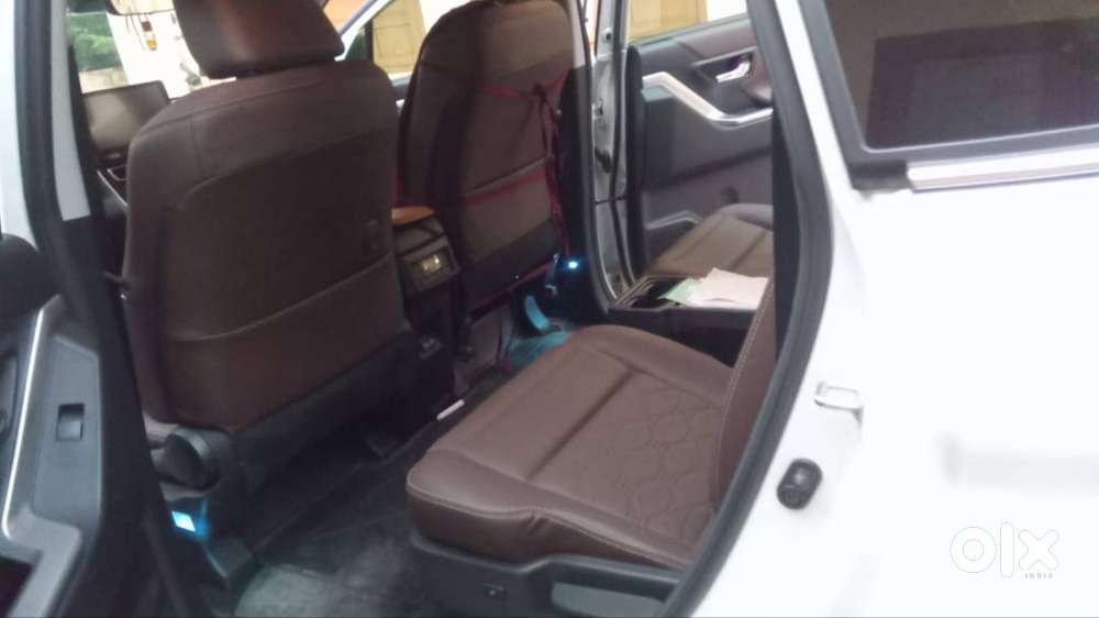 Innova Hycross Hybrid 7 Seater 3