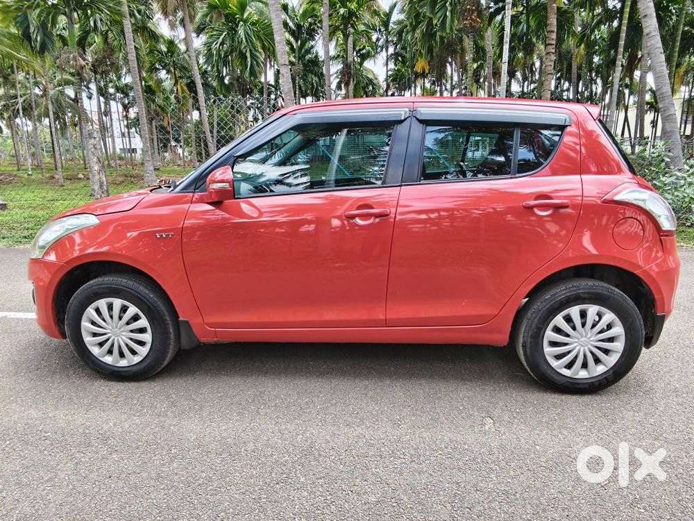 Maruti Suzuki Swift Vxi + Manual, 2017, Petrol