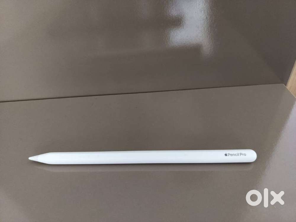 Apple iPad Air M2 + Apple Pencil Pro + Cover Excellent Condition