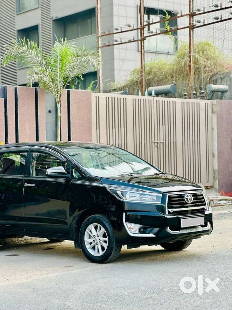 Toyota Innova Crysta 2.4 G Plus Mt 8 Str, 2023, Diesel