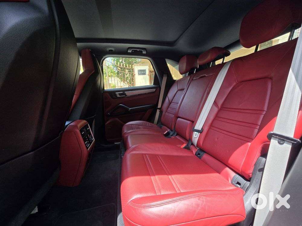 Porsche Cayenne Platinum Edition, 2022, Petrol