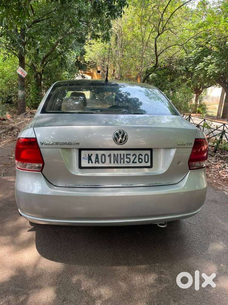 Volkswagen Vento 2010-2013 Petrol Highline, 2011