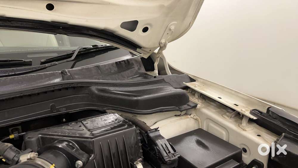Mahindra Xuv300 W8 (o) 1.5 Diesel Amt, 2022, Diesel