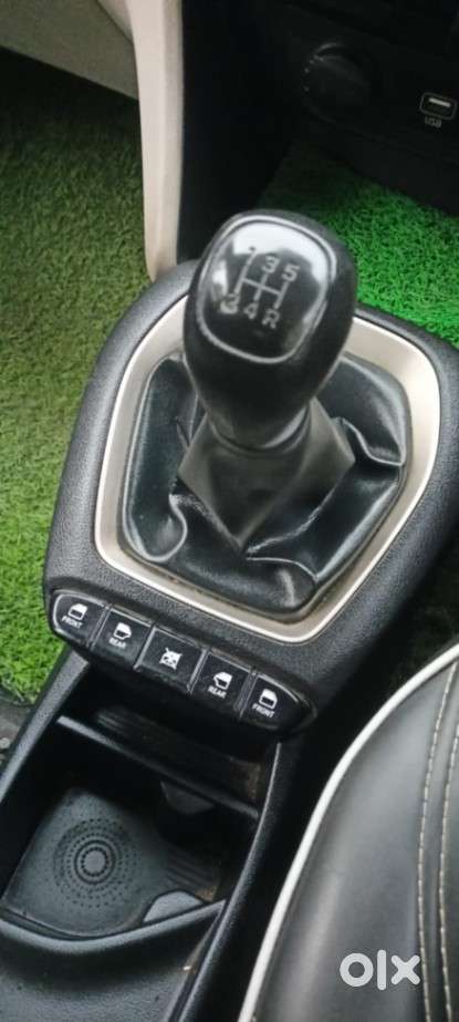 Hyundai Santro Asta, 2019, Petrol