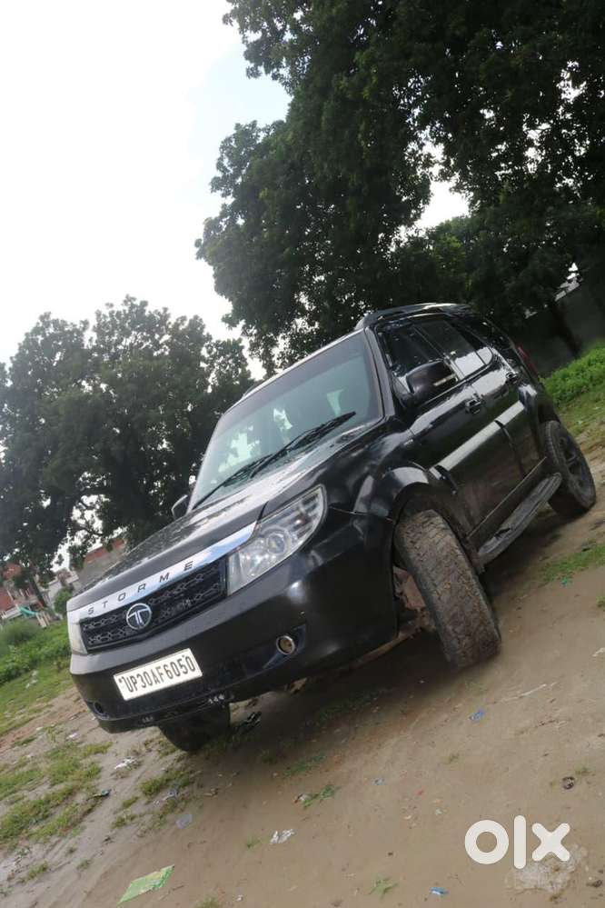 Tata Safari Storme Black Color