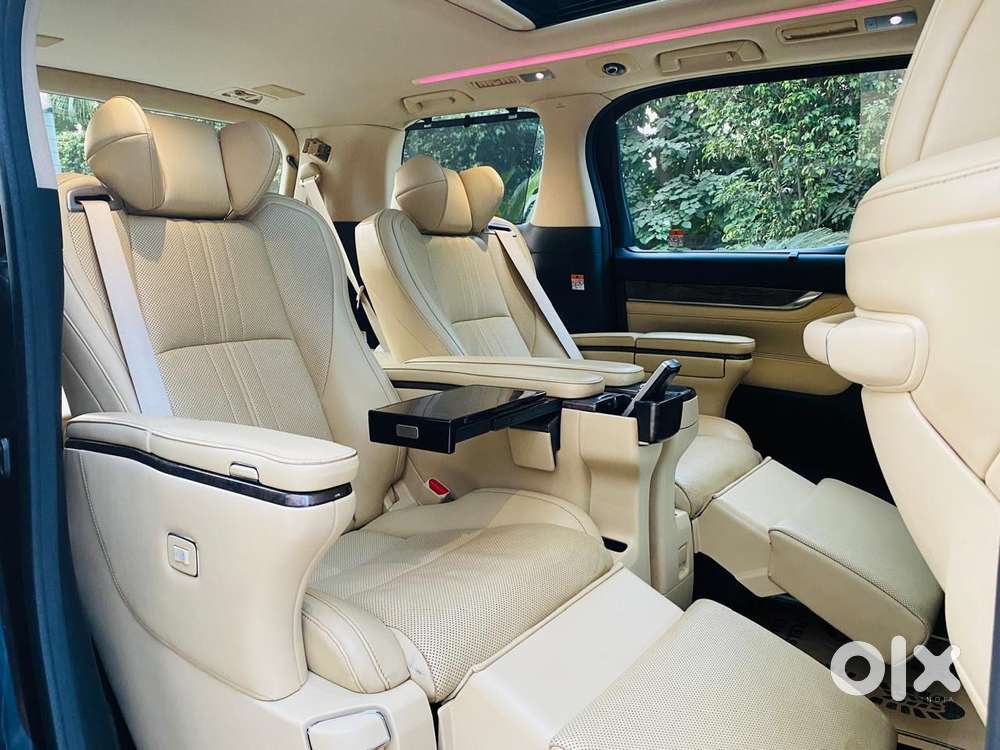 Toyota Vellfire Vip – Executive Lounge, 2023, Petrol
