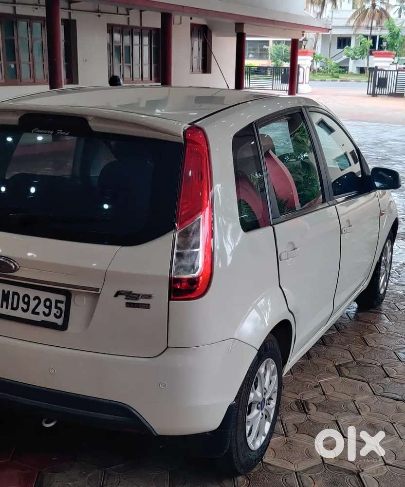 Ford Figo 2014 Diesel 102000 Km Driven