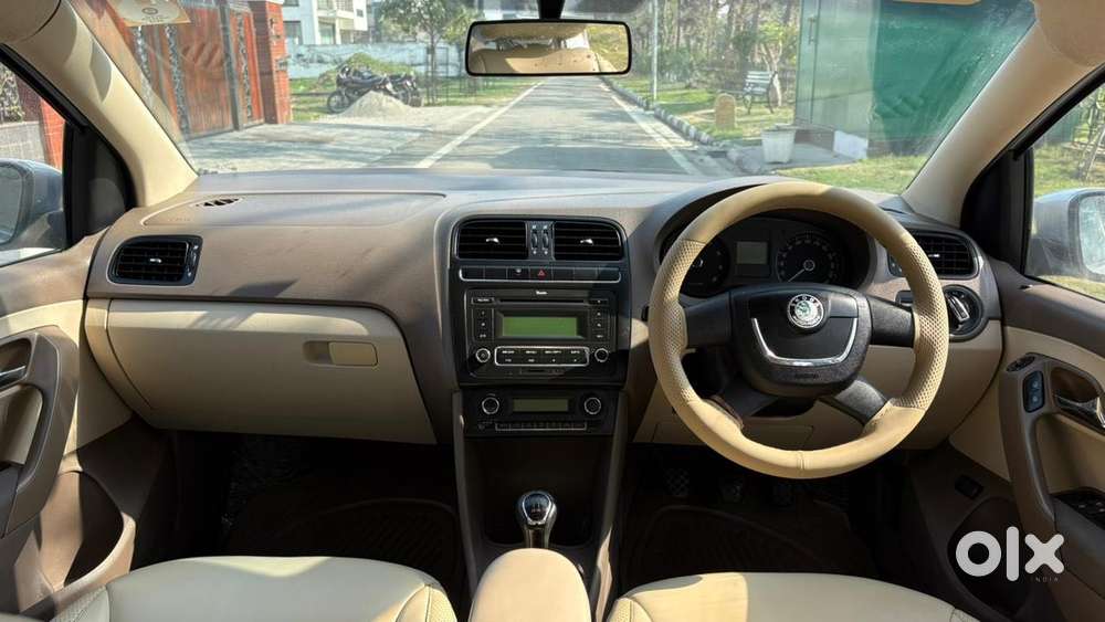 Skoda Rapid 1.6 Mpi Ambition, 2012, Petrol