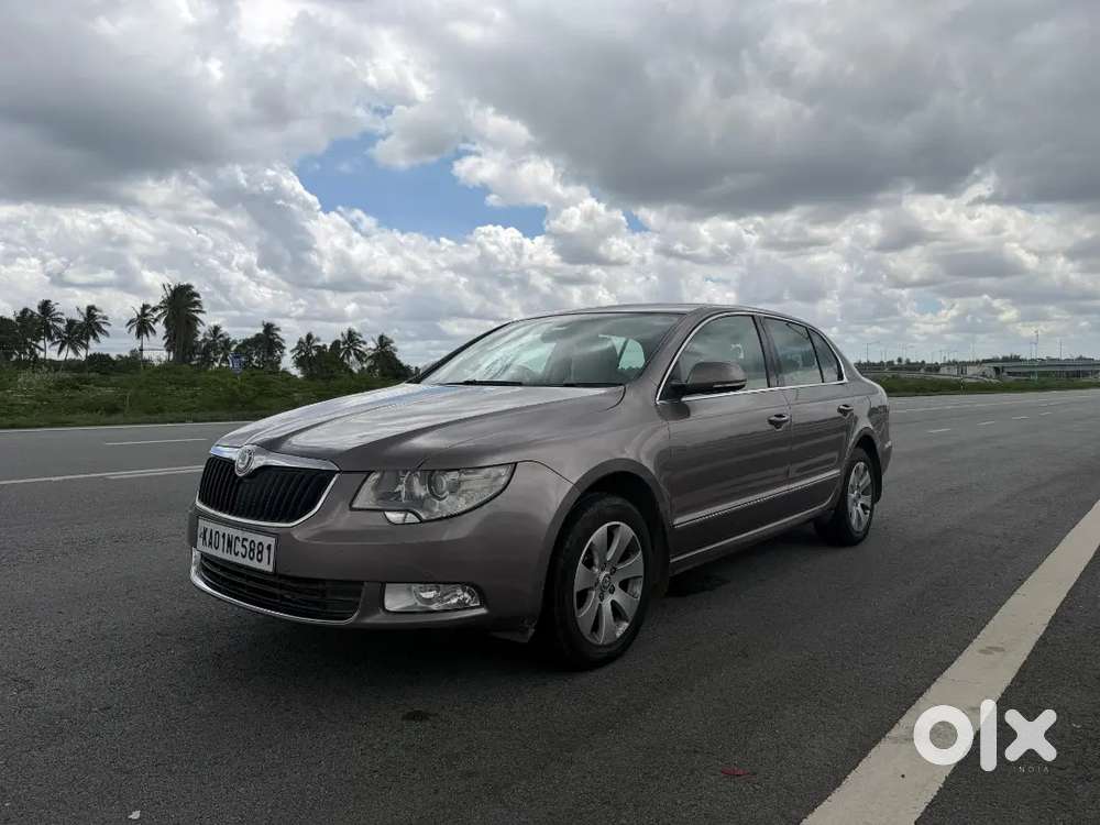 Skoda Superb 2011 Petrol 80452 Km Driven