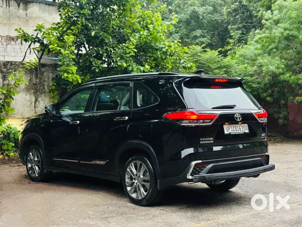 Toyota Innova Hycross 2.0 Zx (o) Hybrid 7 Str, 2025, Petrol