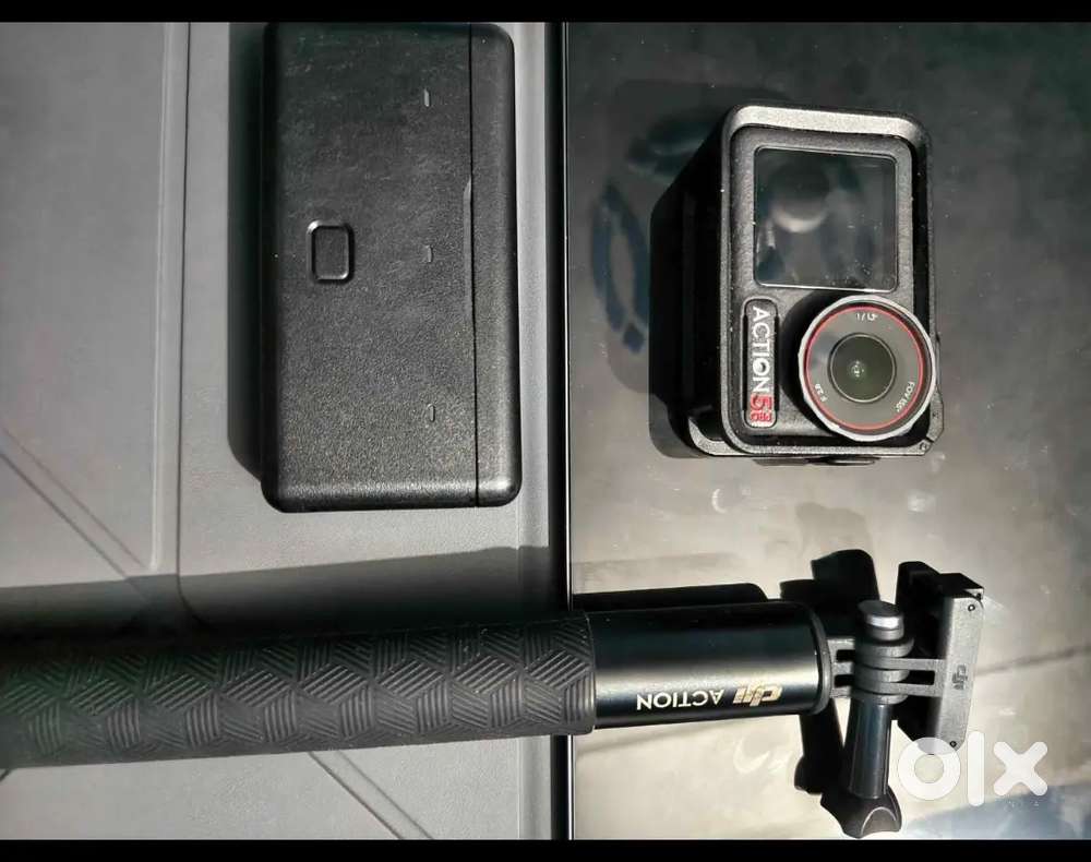 DJI osmo action 5 pro adventure combo 1.5 years old