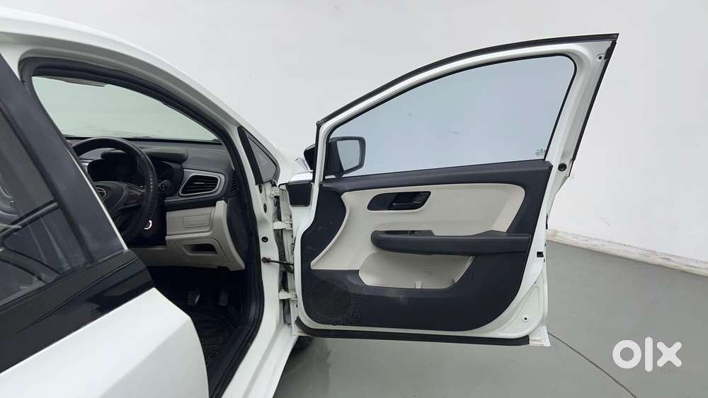 Tata Altroz 1.2 Xe, 2021, Petrol