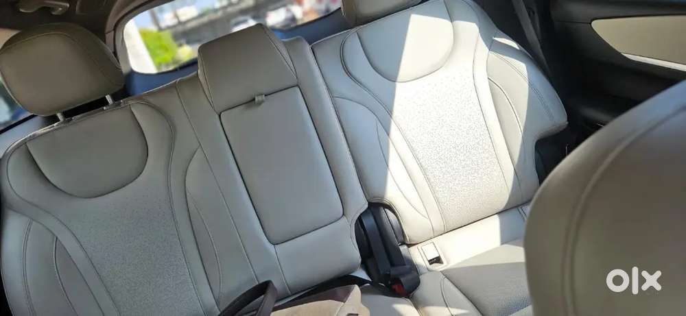 Xuv 700 Top Model On Sale