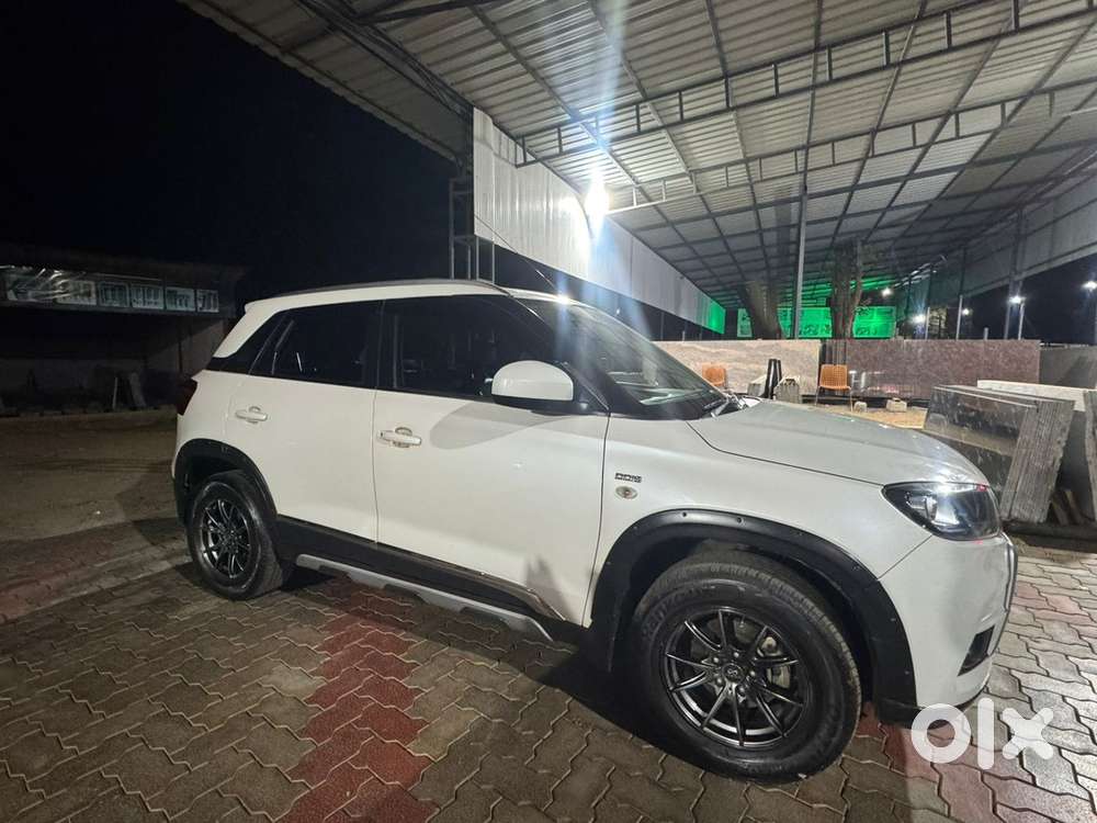 Maruti Suzuki Brezza Diesel 76000 Km Driven, Automatic