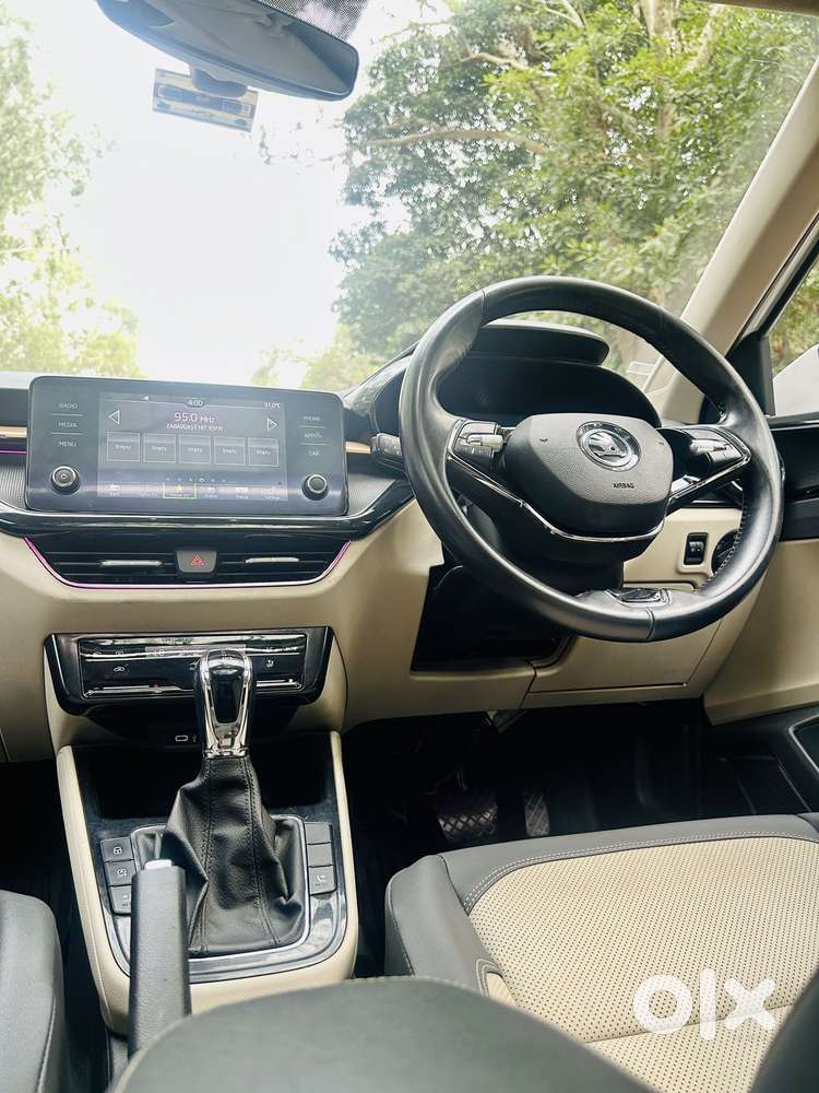 Skoda Slavia 1.0 Tsi Style At, 2022, Petrol