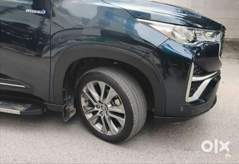 Toyota Innova Hycross 2.0 Zx Hybrid 7 Str, 2024, Petrol